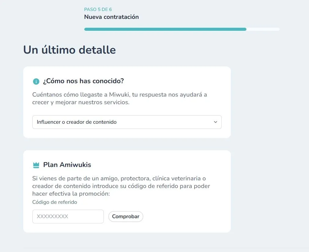Paso 5 del proceso de contratación de Miwuki: campo para introducir el código de referido GRACOLEON en el apartado Plan Amiwukis